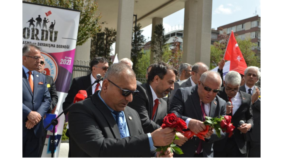 OYAD ( ORDU YARDIMLAŞMA DERNEĞİ) OYAK ÖNÜNDE TOPLANDI.